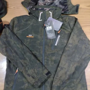 Venta Campera Salomon camuflada Verde Negra