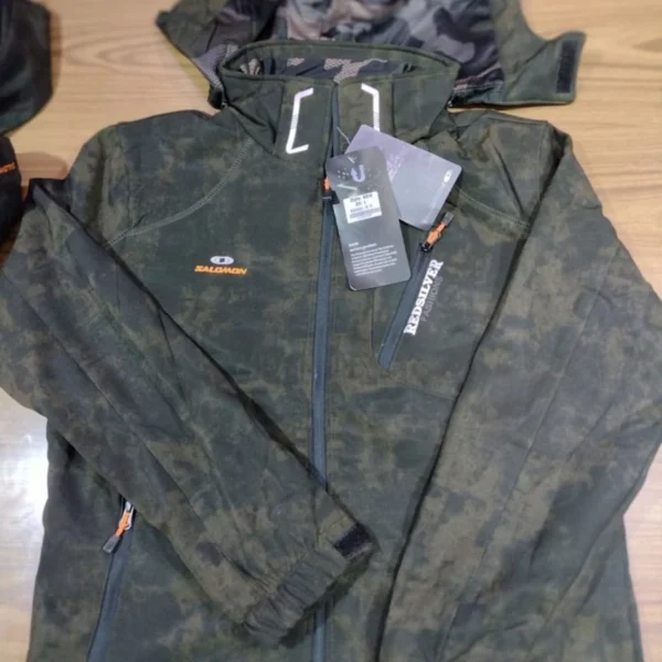 Venta Campera Salomon camuflada Verde Negra